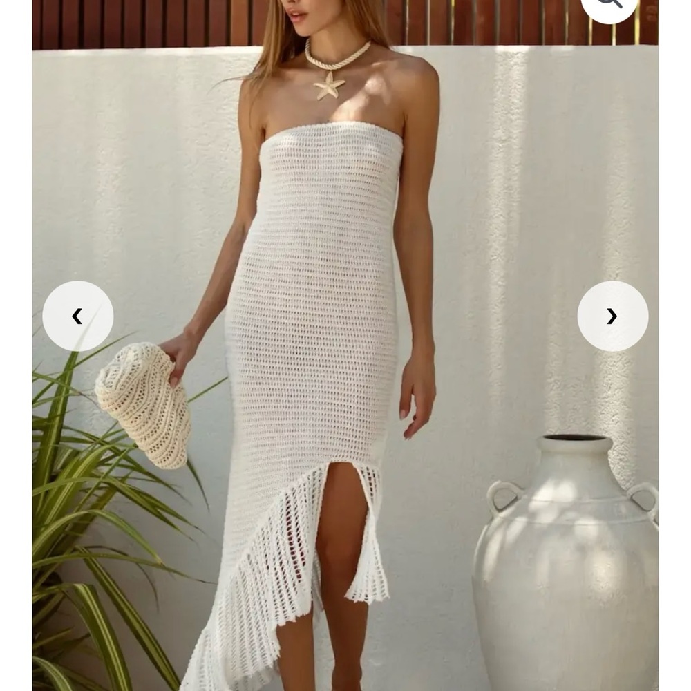 Elegant White Strapless Dress